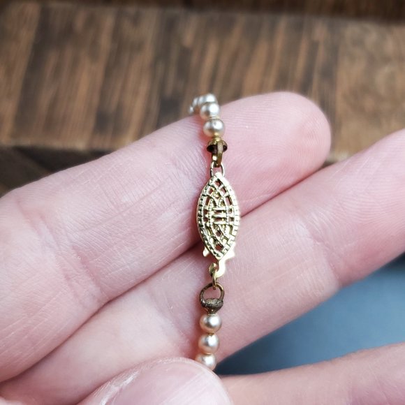 18 Inch Sterling Silver Tiered Pattern Faux Pearl Necklace - Picture 4 of 6